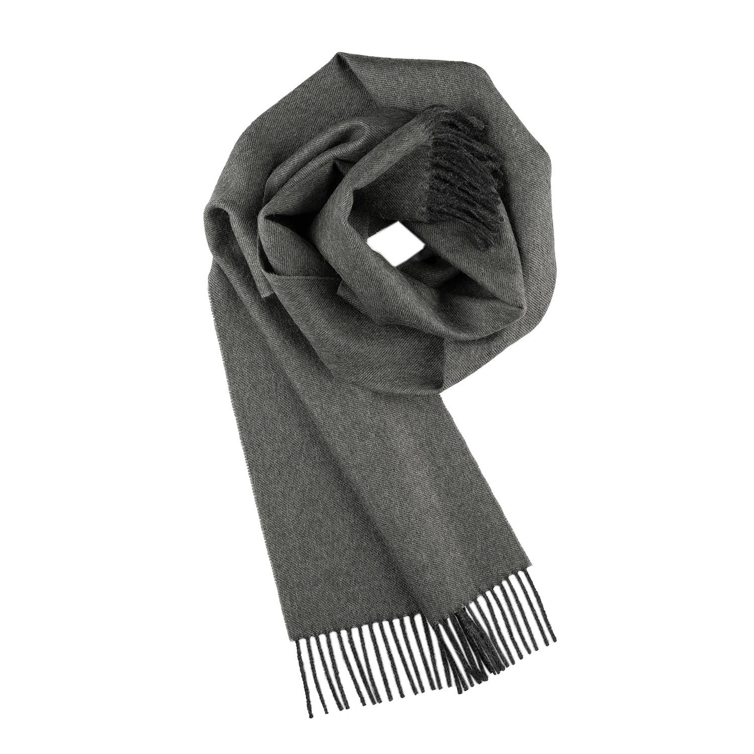 Luxurious Carbon Alpaca Scarf: Soft, Warm, & Effortlessly Chic for Winter.